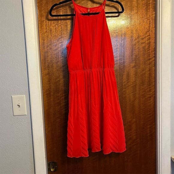 Red‎ Halter Dress Pleated Party Cocktail Sleeveless Mini Dress - Picture 1 of 8